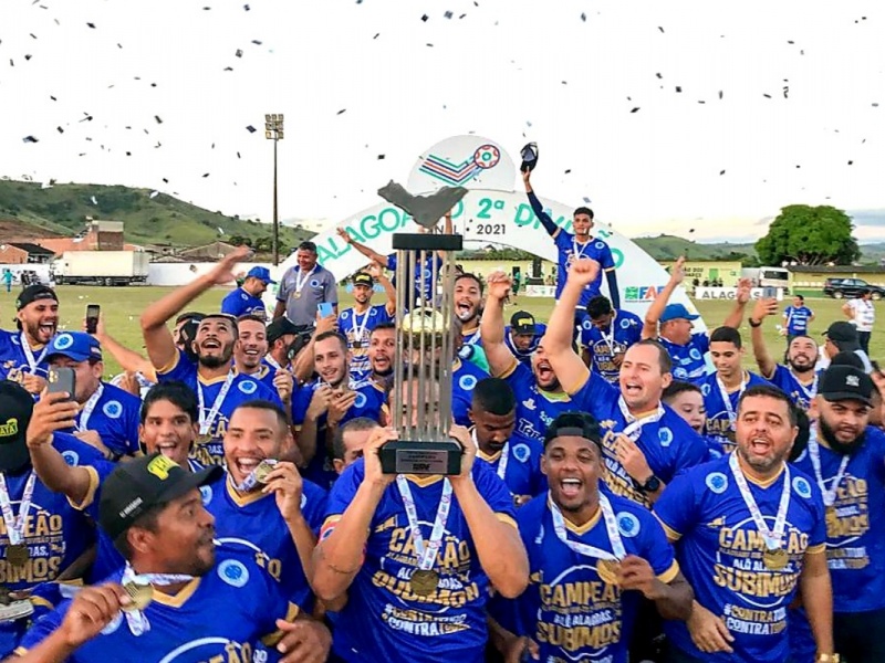 Cruzeiro é campeão da segunda divisão e garante o acesso